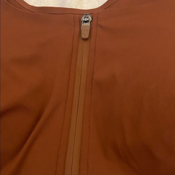 ZYIA Chocolate Zip-Front Sports Bra - Picture 5 of 8